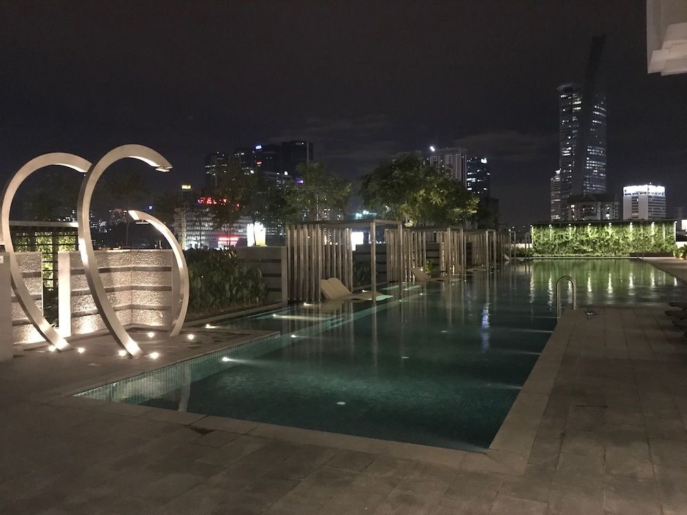 undefined Vogue Suites One 4