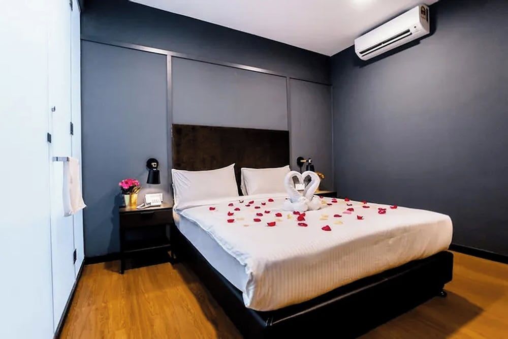 Jenjarom Boutique Hotel Premier Room, 1 Queen Bed 2