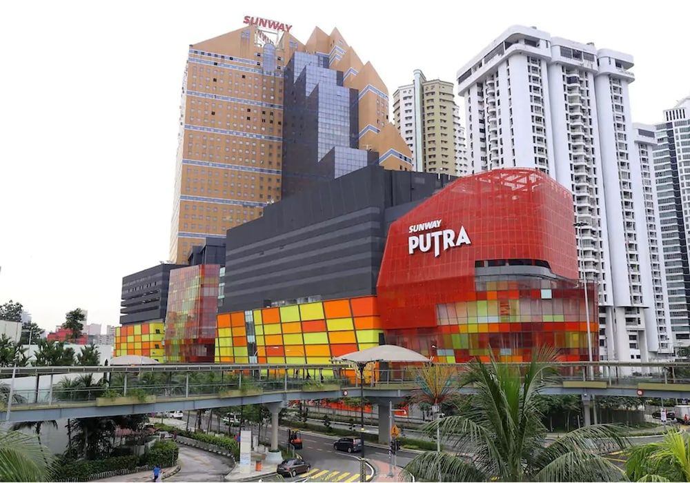 undefined Wong's Homestay at Regalia Residence 2