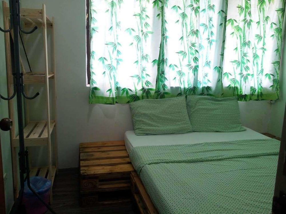 undefined DE'NAI The Backpacker's Residence 5