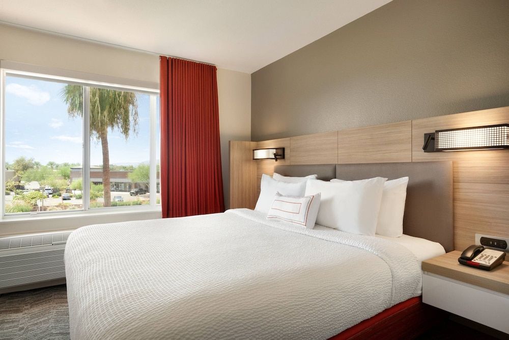 Suite, 1 King Bed (Mobility Accessible, Roll-In Shower)