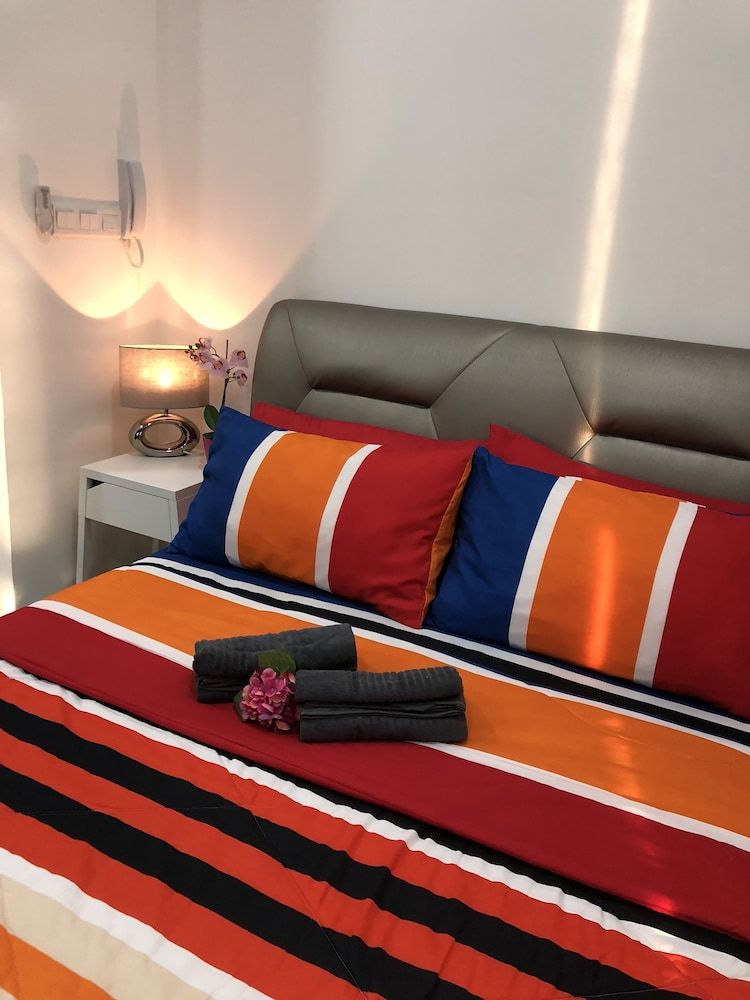 Exclusive Studio Suite, Kitchen, City View