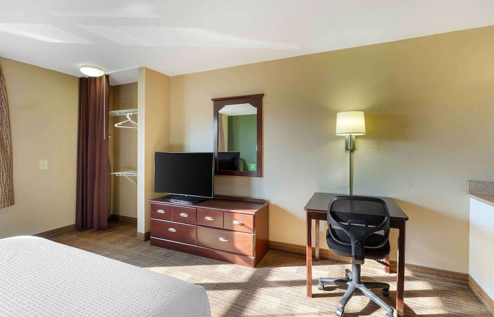 Extended Stay America Suites Chicago Vernon Hills Lake Fores Studio, 1 Queen Bed, Non Smoking 5