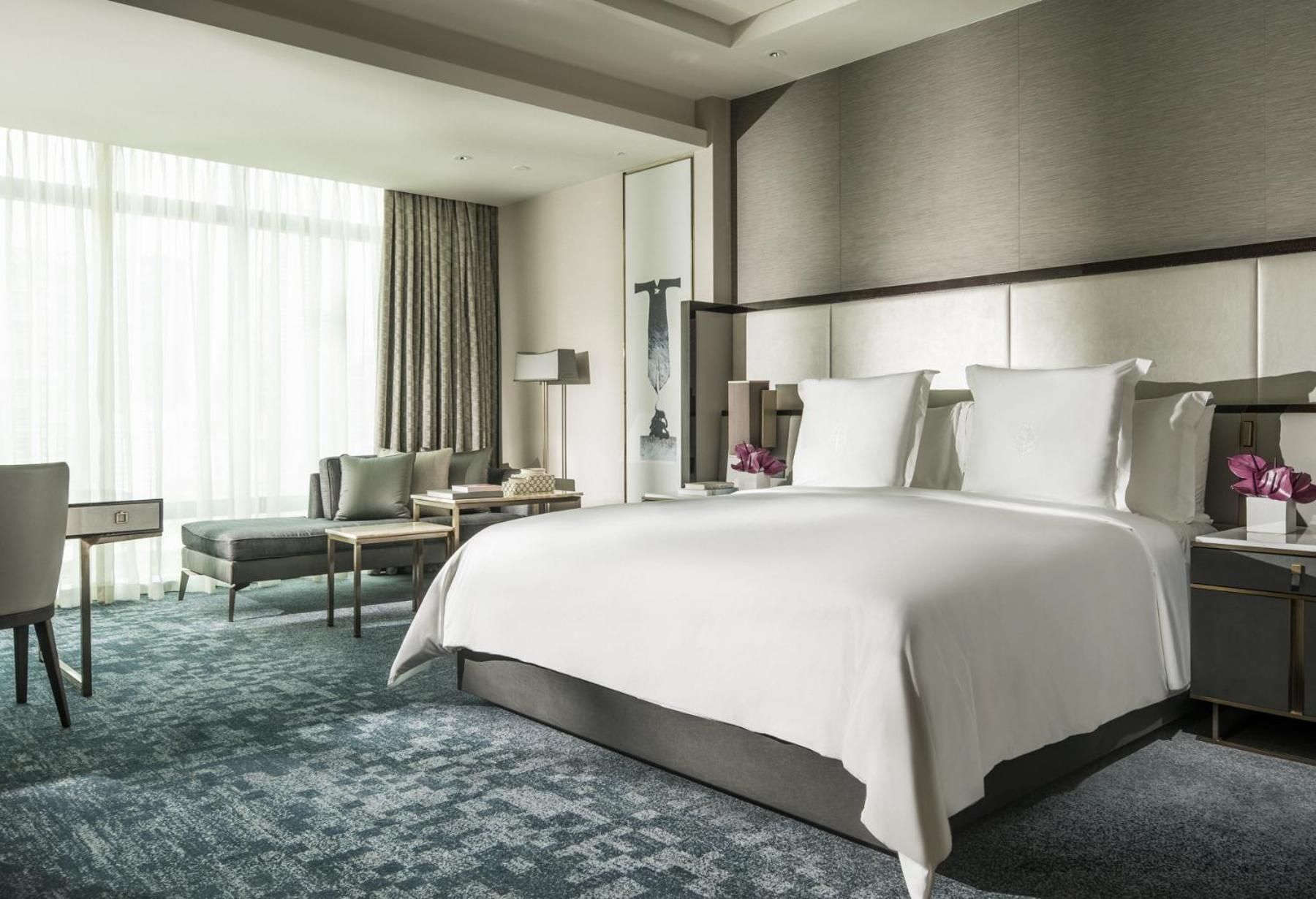Premier Park View Room King bed