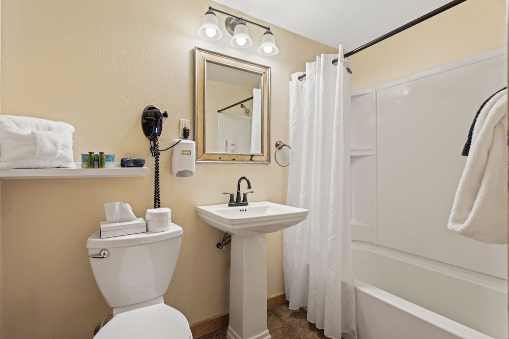 Discovery Lodge Standard Room 3