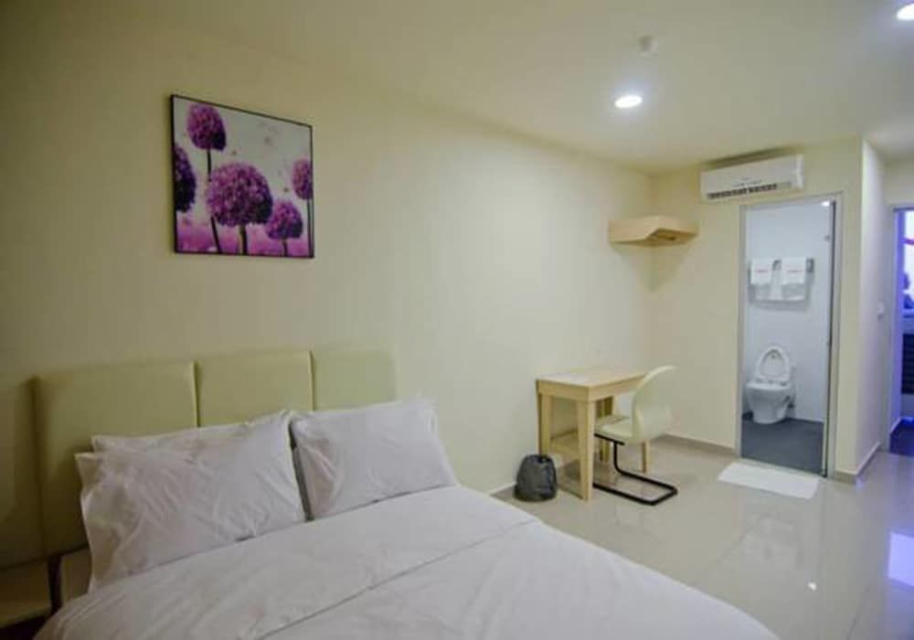 undefined Charisma Hotel 7