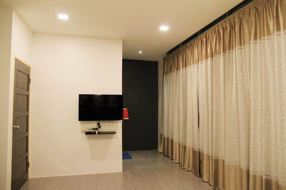 Island Homestay Triple Room, Balcony 4