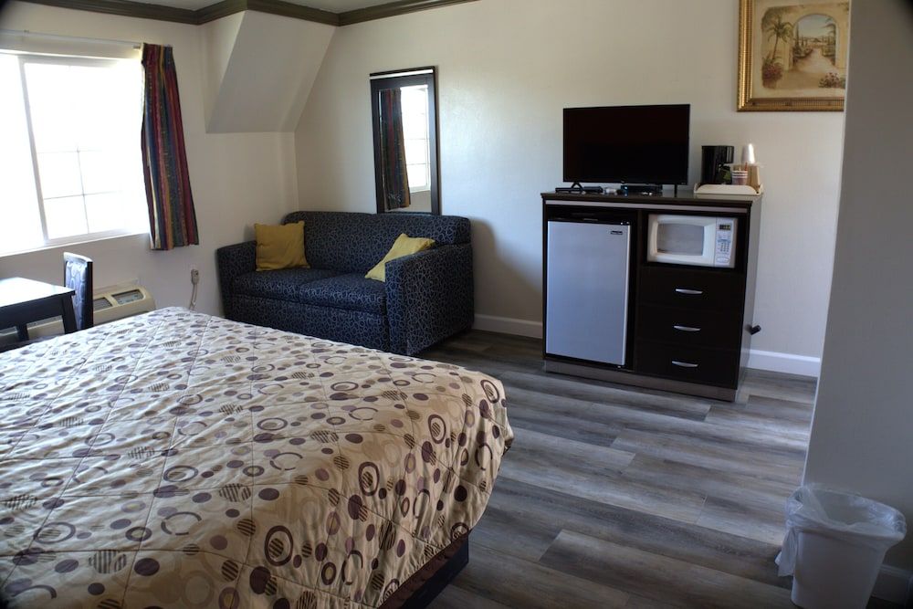 Lambert Inn Standard Room, 1 King Bed 8