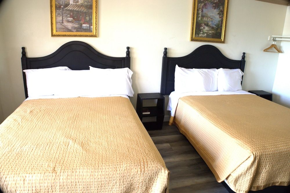 Lambert Inn Standard Room, 2 Queen Beds 2