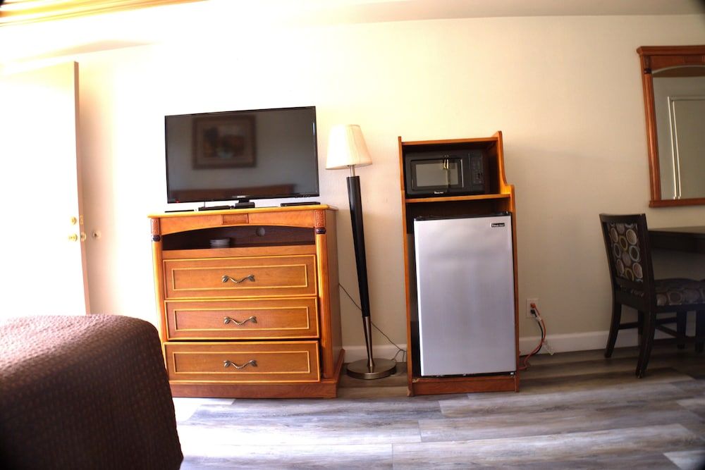 Lambert Inn Standard Room, 2 Queen Beds 10