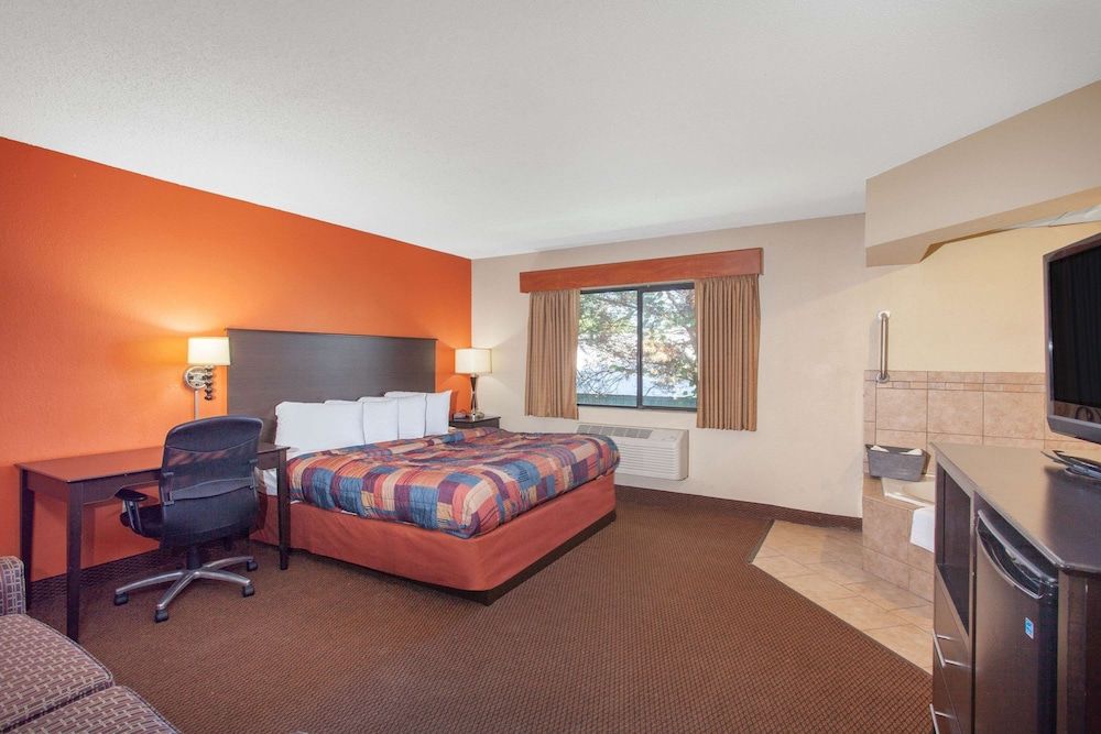 Studio Suite, 1 King Bed, Non Smoking