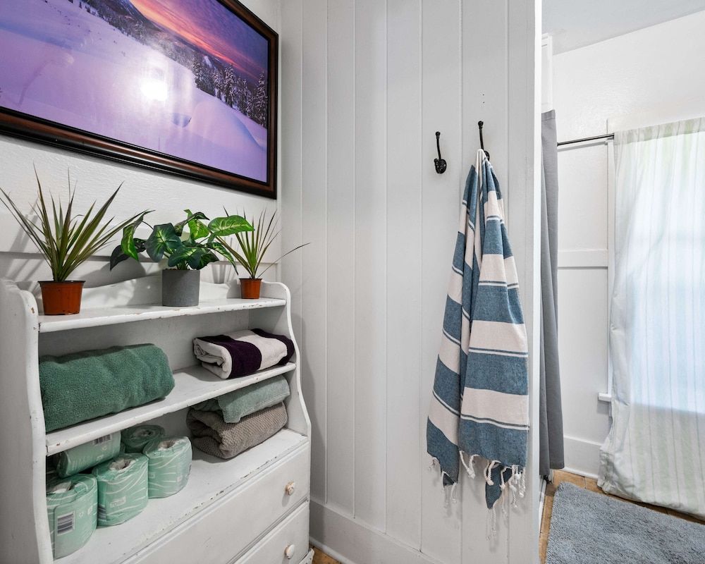 Bunk+Brew Historic Lucas House - Hostel Comfort Double Room, 1 Double Bed, Non Smoking 5