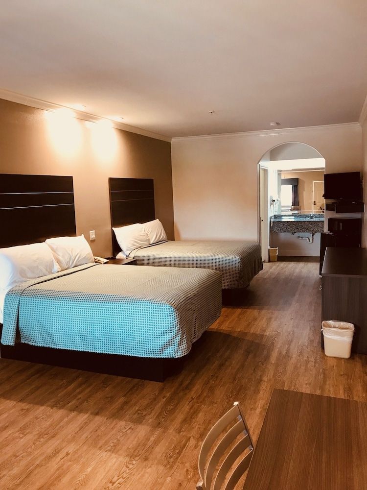 undefined Palace Inn Greenspoint 4