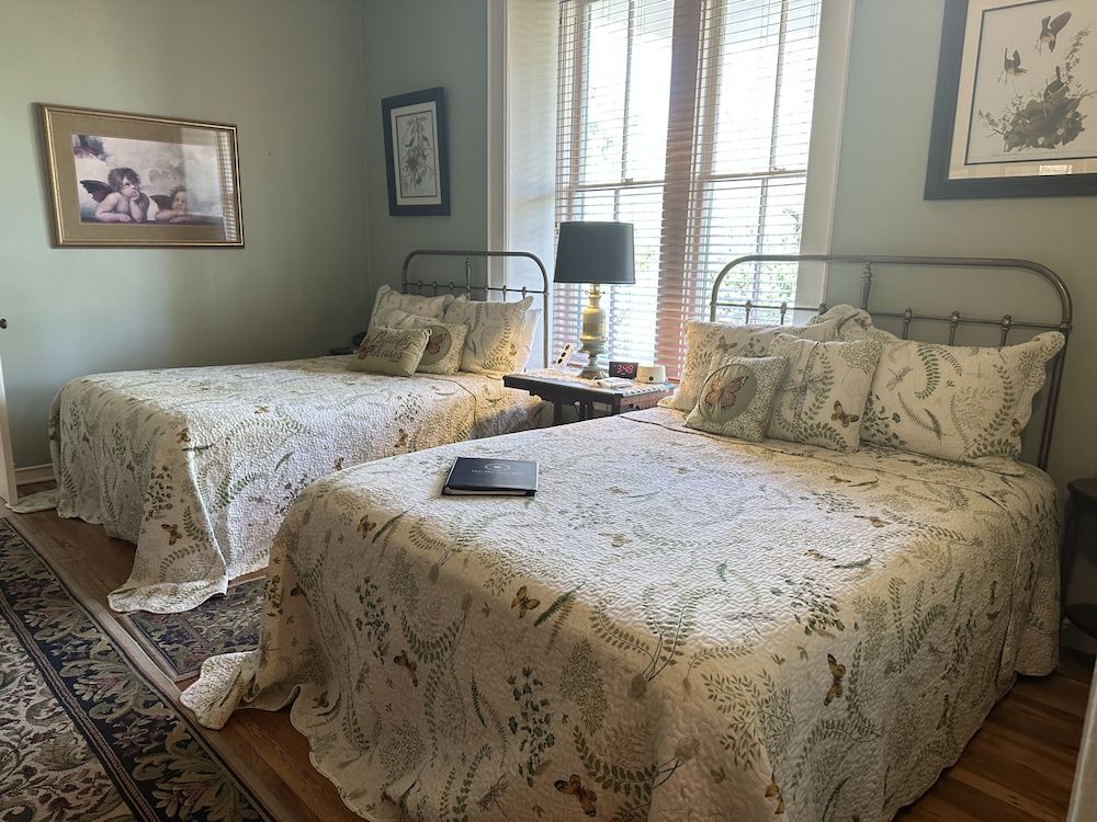 Luxury Suite, 2 Bedrooms (Sara Page)