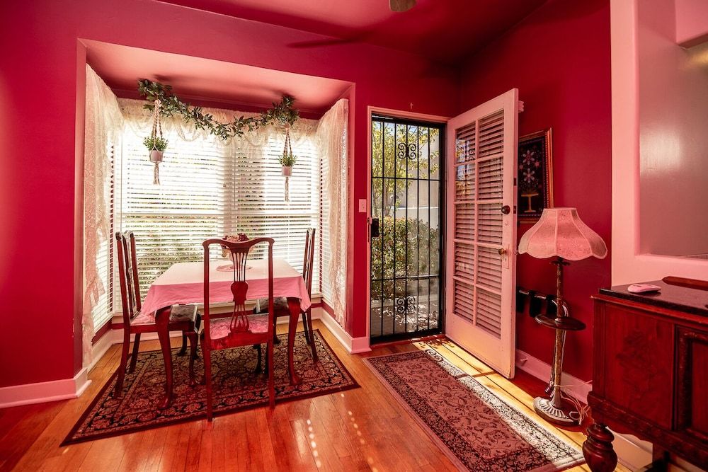 Luxury Suite (Nichole Elizabeth)