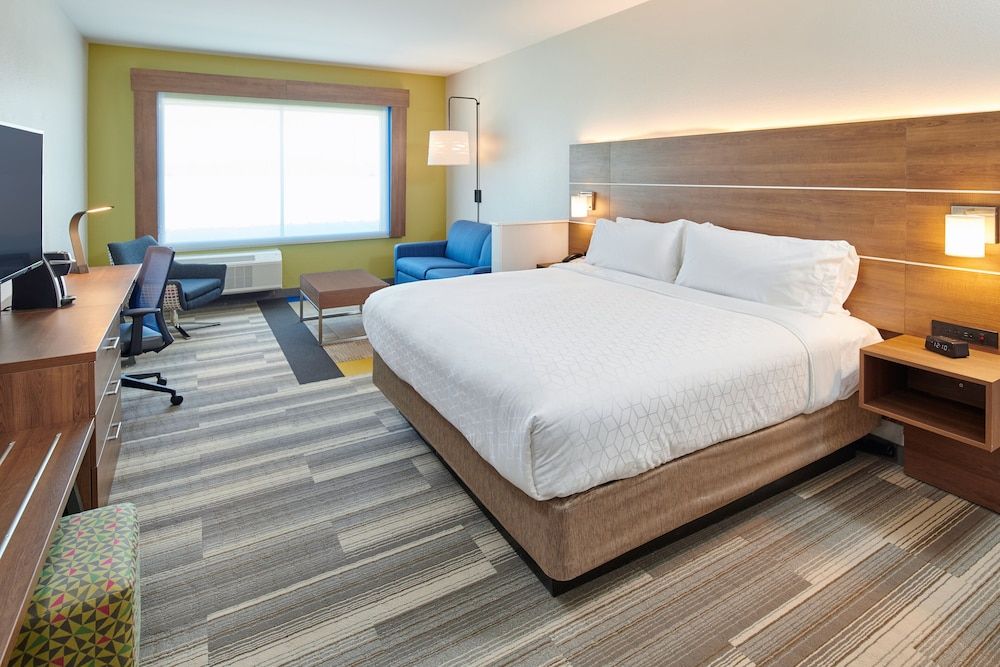 Standard Room, 1 King Bed, Accessible (Communication Accessible)