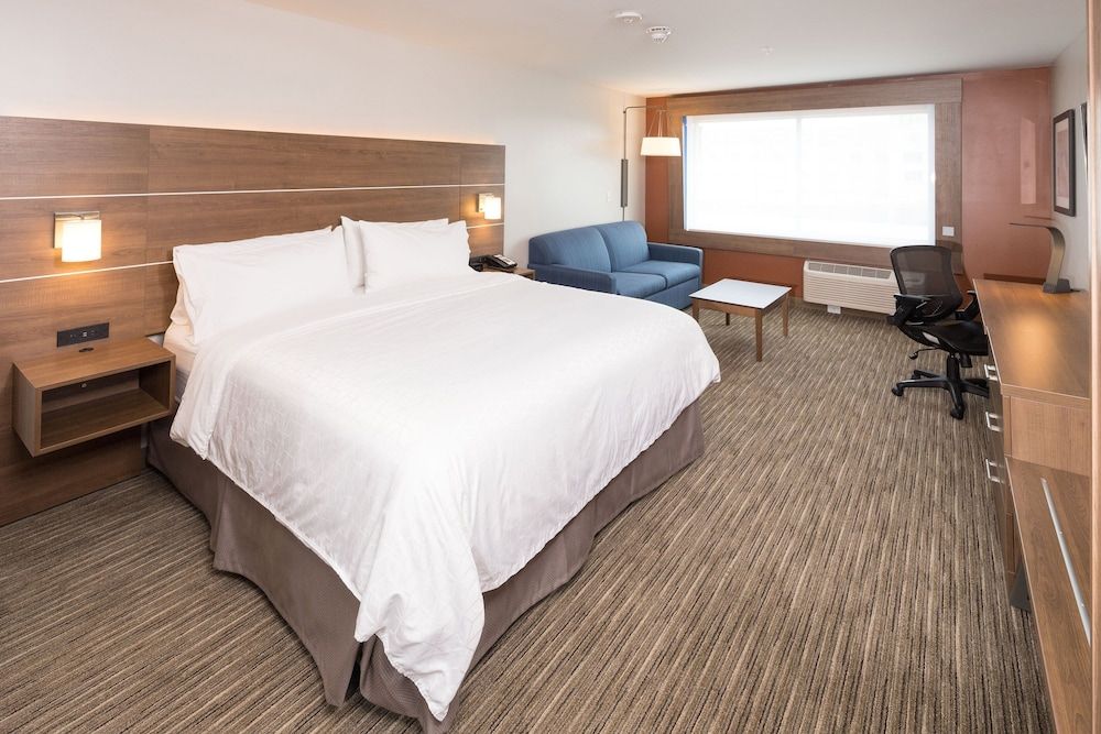 Suite, 1 King Bed (Additional Living Area)