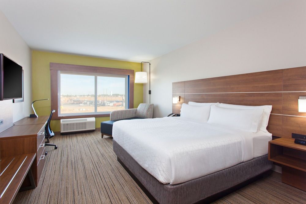 Standard Room, 1 King Bed, Accessible (Mobility, Transfer Shower)