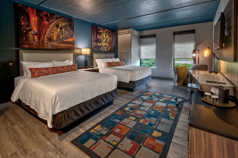 Hotel Indigo Pittsburgh University-Oakland by IHG Standard Room, 2 Queen Beds 3