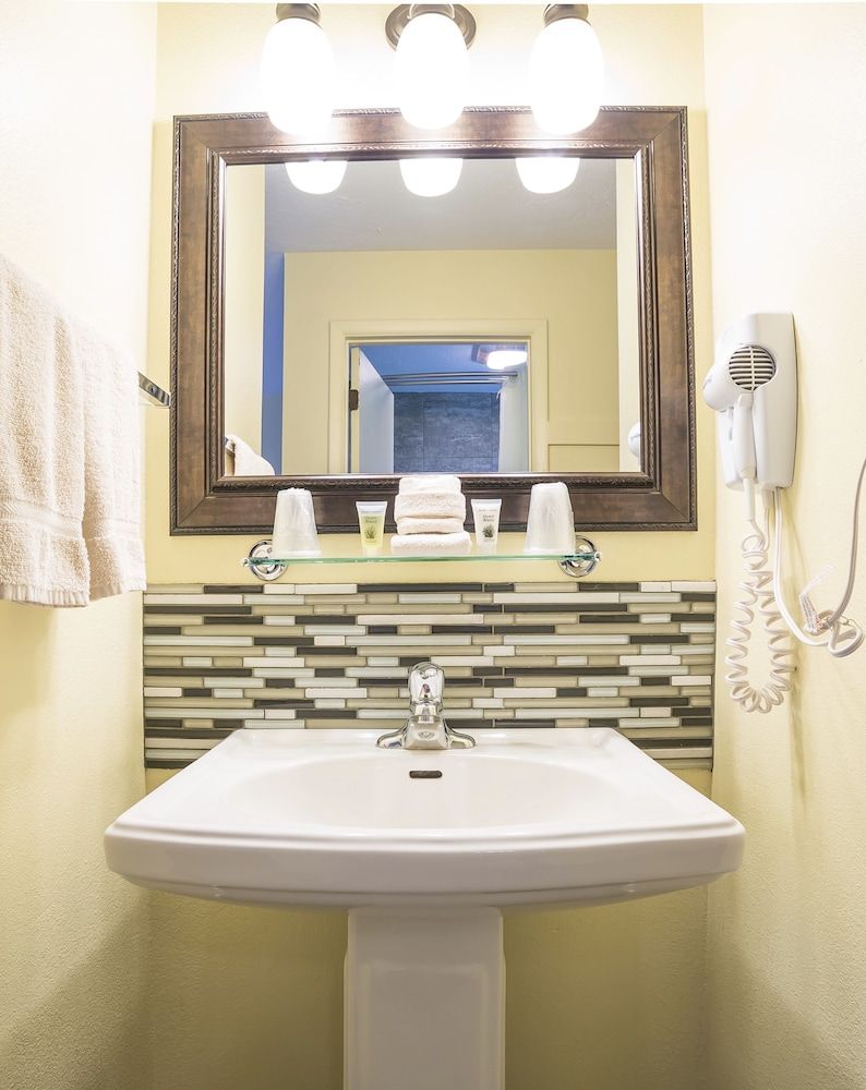 Home Hotel Lava Hot Springs Deluxe Room, 2 Queen Beds 7