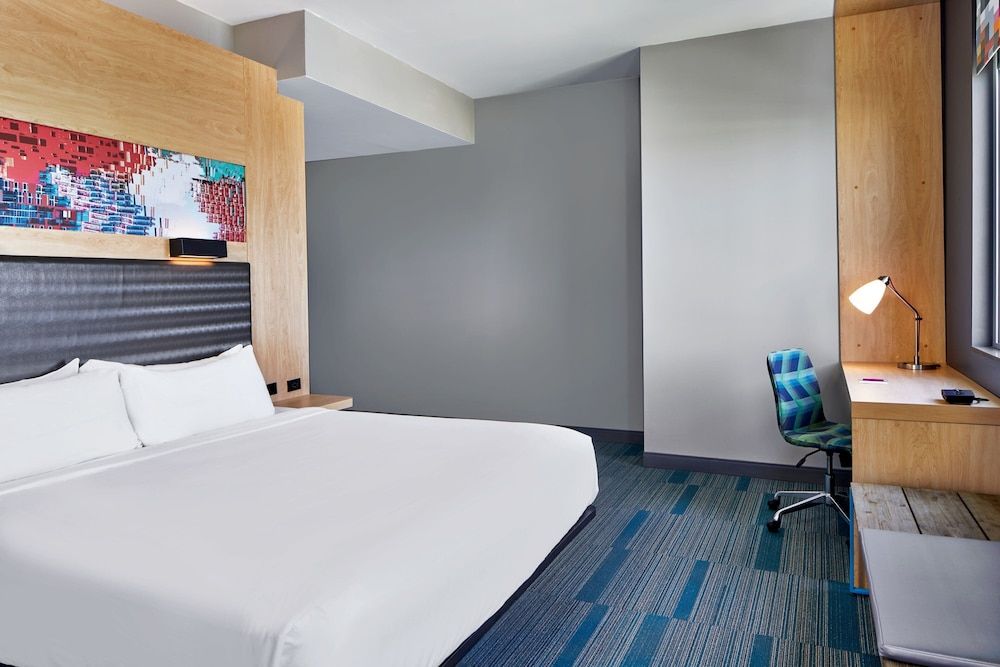 undefined Aloft Miami Aventura 4