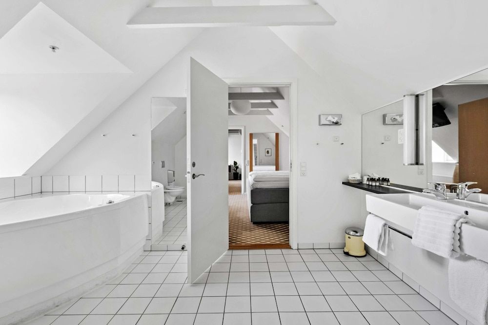 Best Western Torvehallerne Suite, 1 King Bed, Non Smoking, Jetted Tub 2