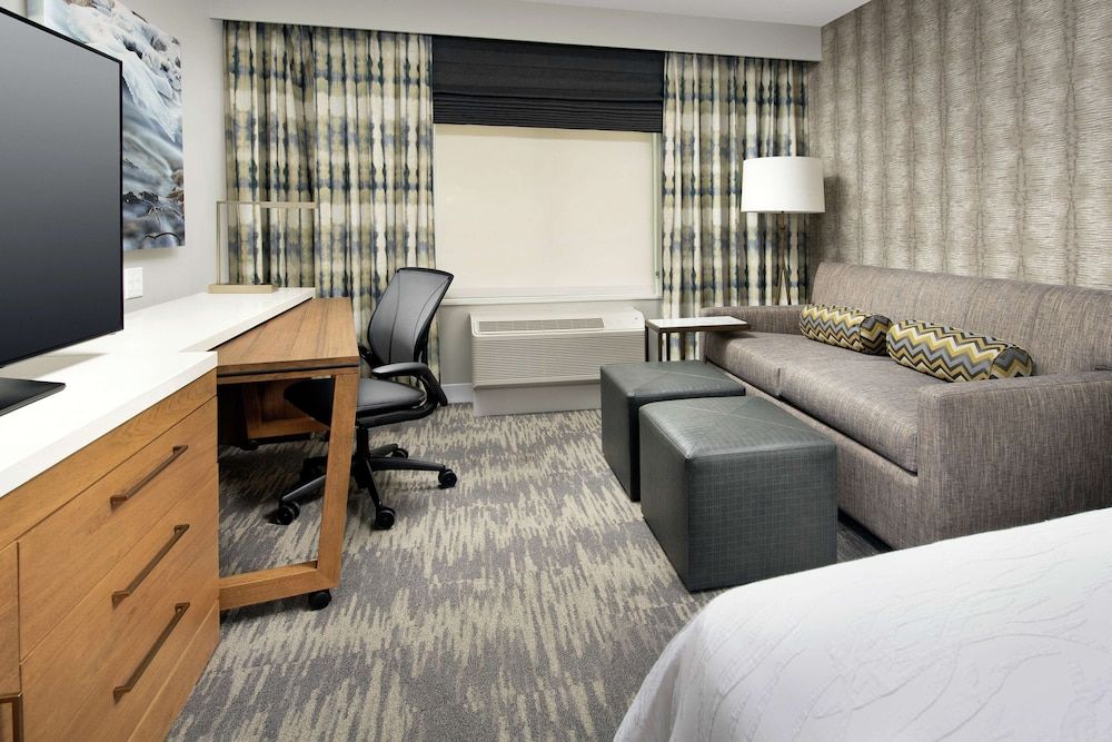 Deluxe Room, 1 King Bed