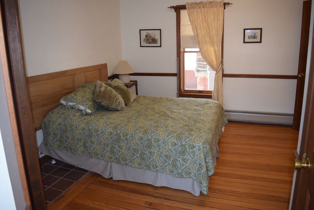 Traditional Suite