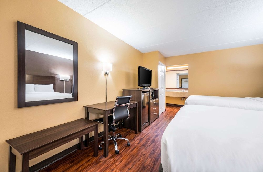 Standard Room, 2 Queen Beds, Non Smoking