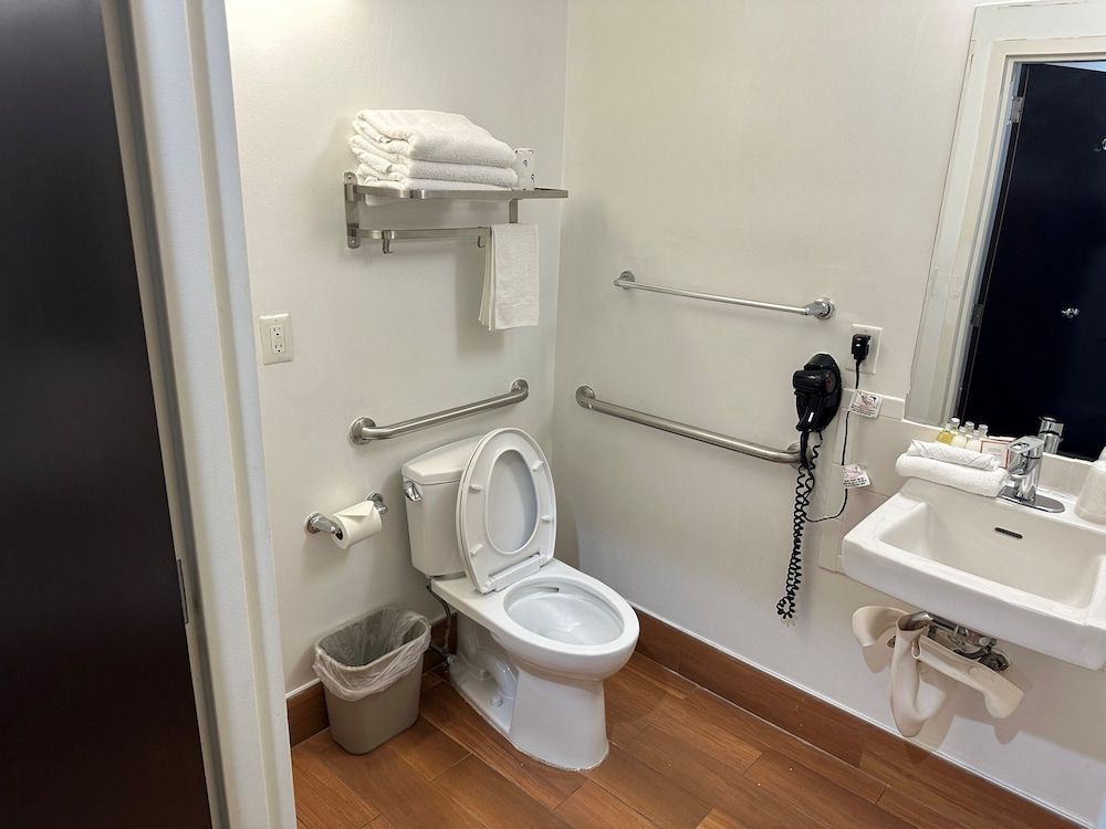 Feather Factory Room, 1 Full-Sized Bed 7