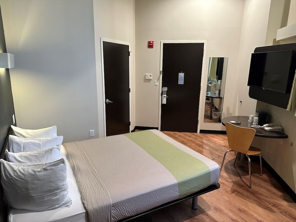 Feather Factory Room, 1 Full-Sized Bed 2