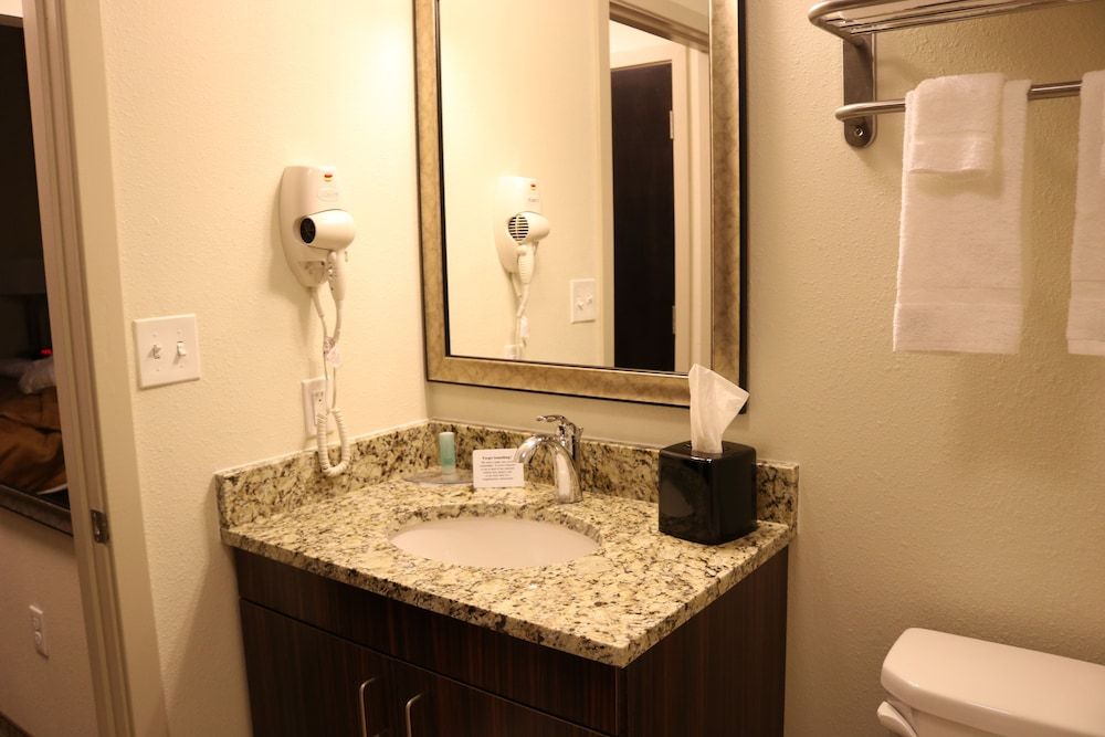 Suite, 2 Queen Beds, Accessible, Non Smoking