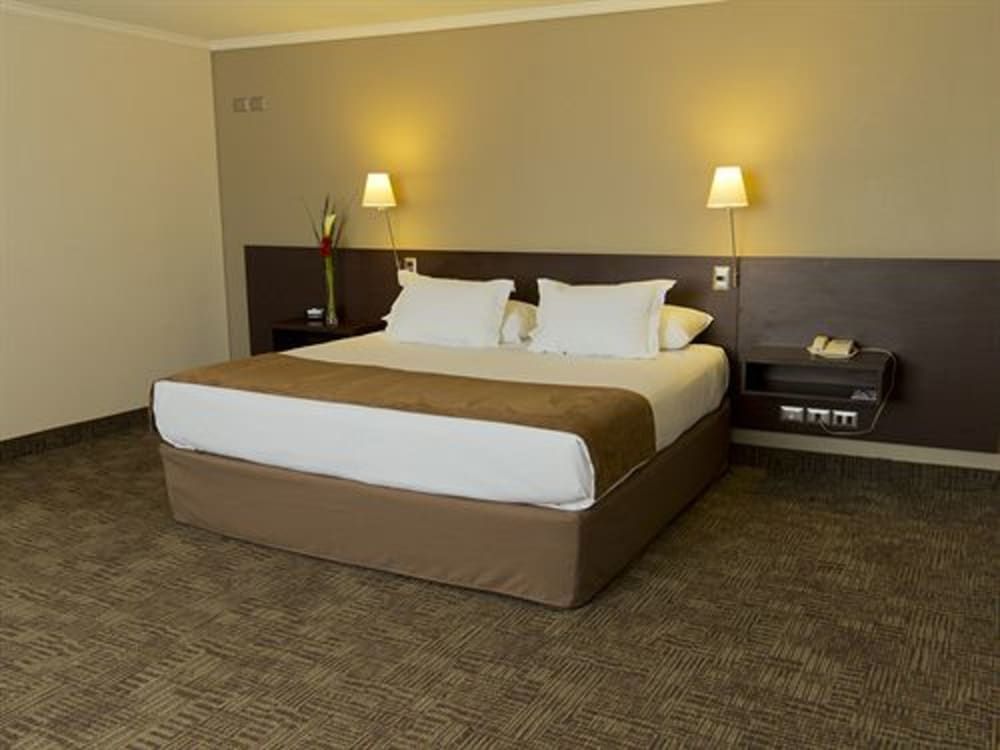 Hotel Director Vitacura Standard Double Room, 1 King Bed 2