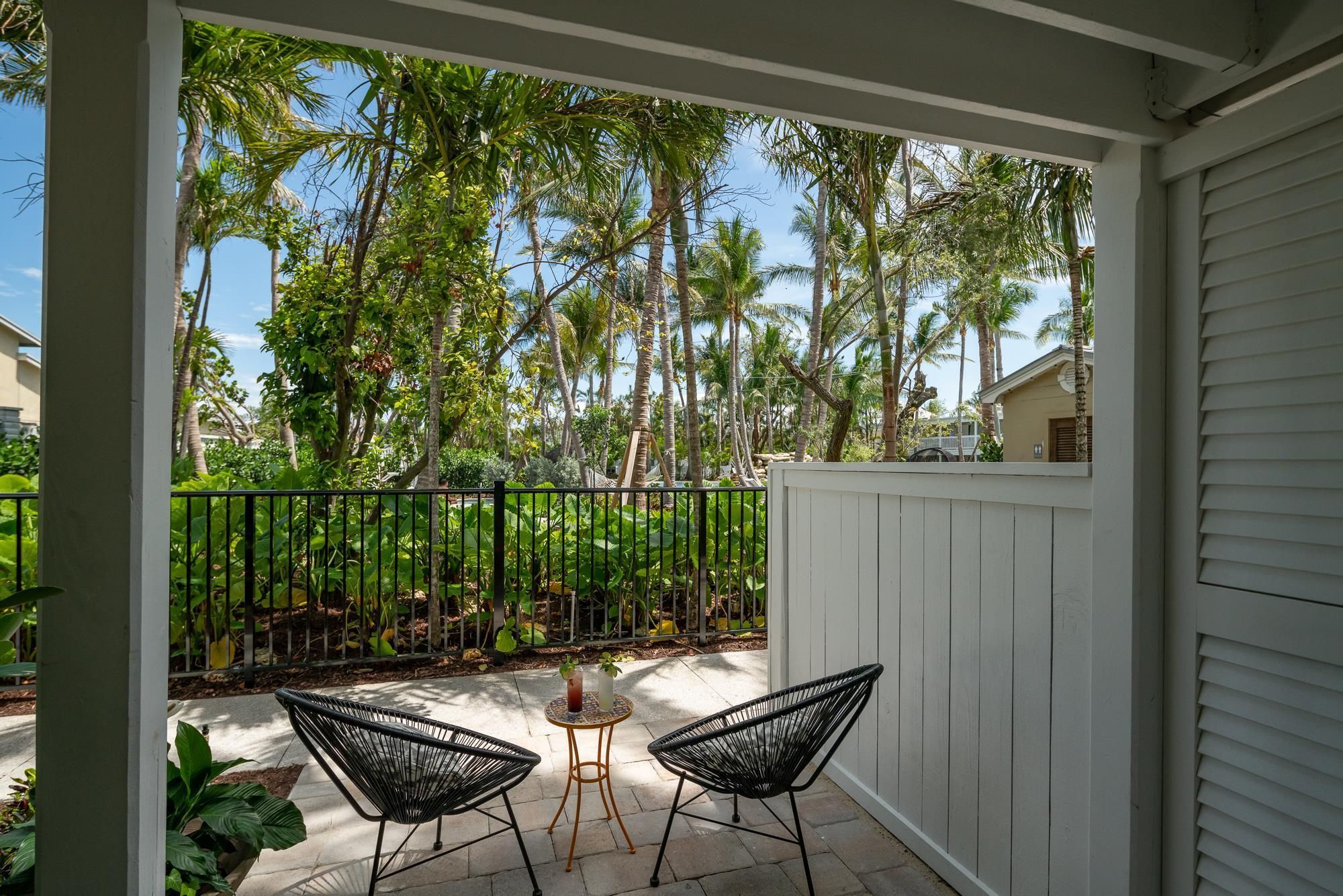 2 Queen Beds Lanai Room