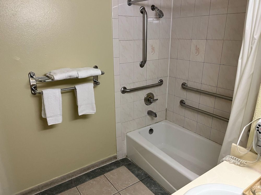 Rivera Inn & Suites Motel Pico Rivera Room, 1 King Bed, Accessible, Non Smoking