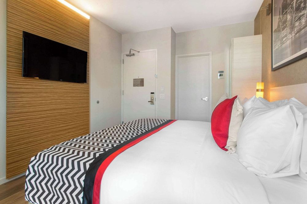 Standard Room, 1 King Bed, Non Smoking