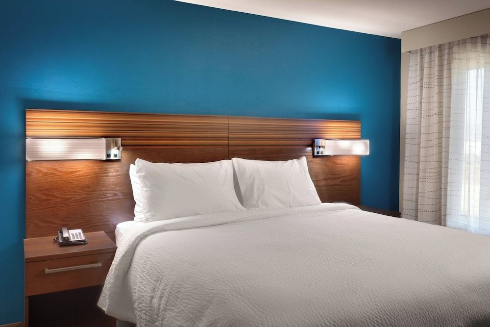 Suite, 1 Bedroom (Mobility Accessible, Roll-In Shower)
