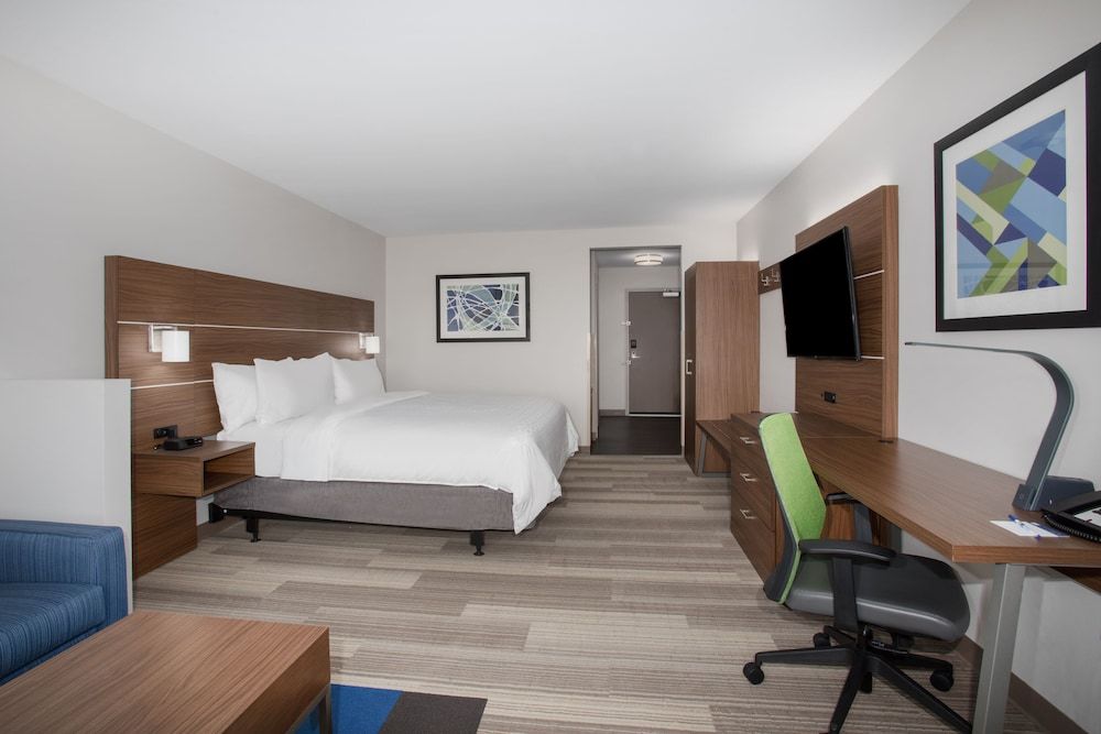 Suite, Multiple Beds, Accessible (Mobility, Accessible Tub)