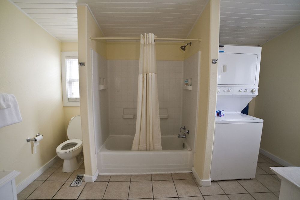 Desoto Beach Terraces Apartment, 2 Bedrooms 4