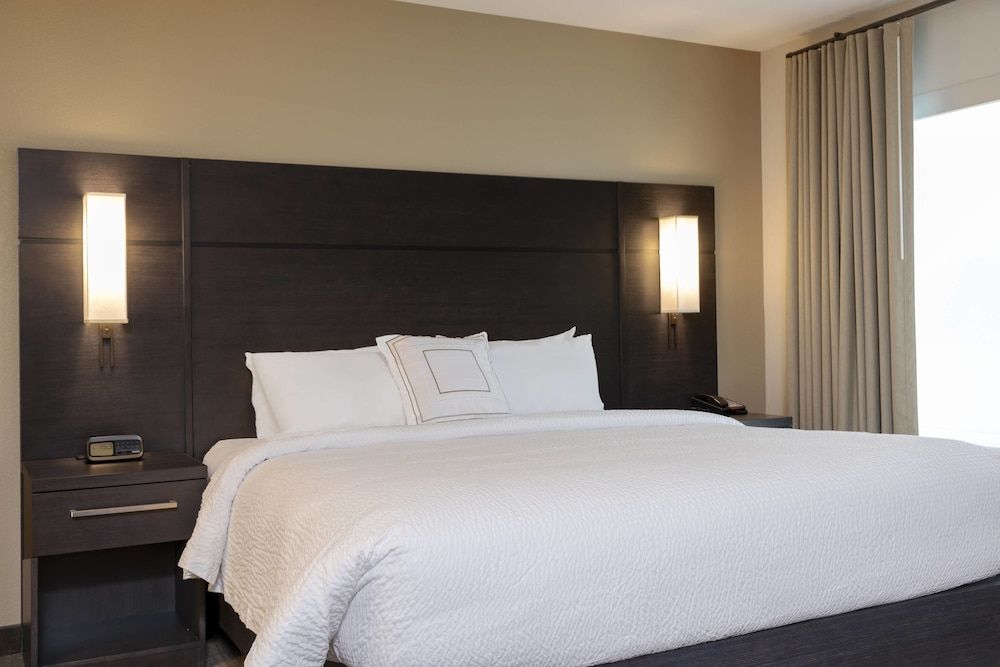 Studio, 1 King Bed with Sofa bed, Non Smoking (Mobility Accessible, Roll-in Shower)