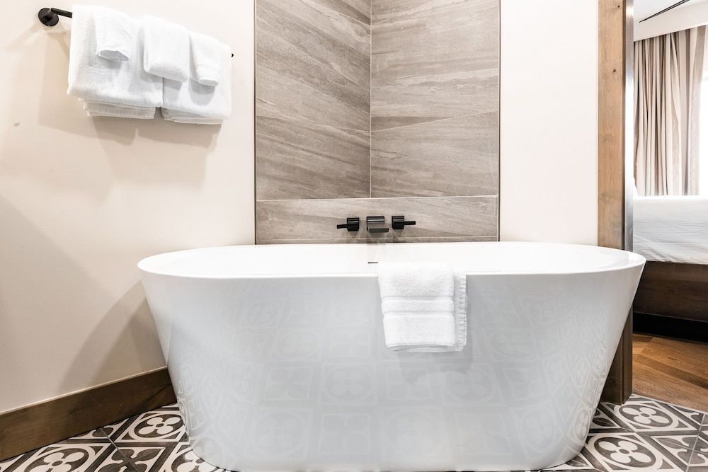 Canyons Village Condos by All Seasons Resort Lodging Deluxe 2-Bedroom Condominium 4311 13