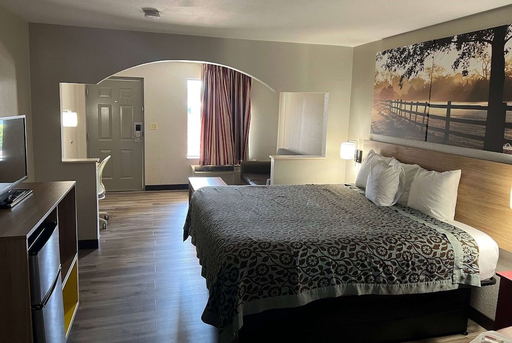 Suite, 1 King Bed, Smoking