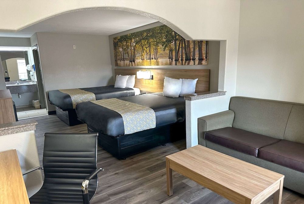 Suite, 2 Queen Beds, Non Smoking