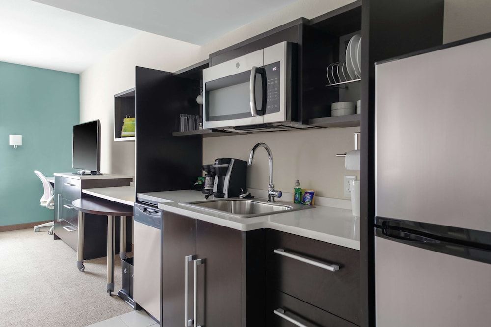 Studio, 1 King Bed, Accessible, Bathtub