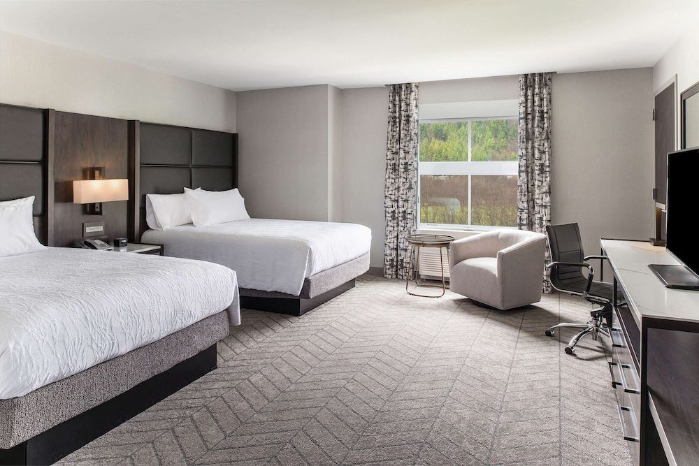 Deluxe Room, 2 Queen Beds, Accessible, Bathtub (Mobility & Hearing)
