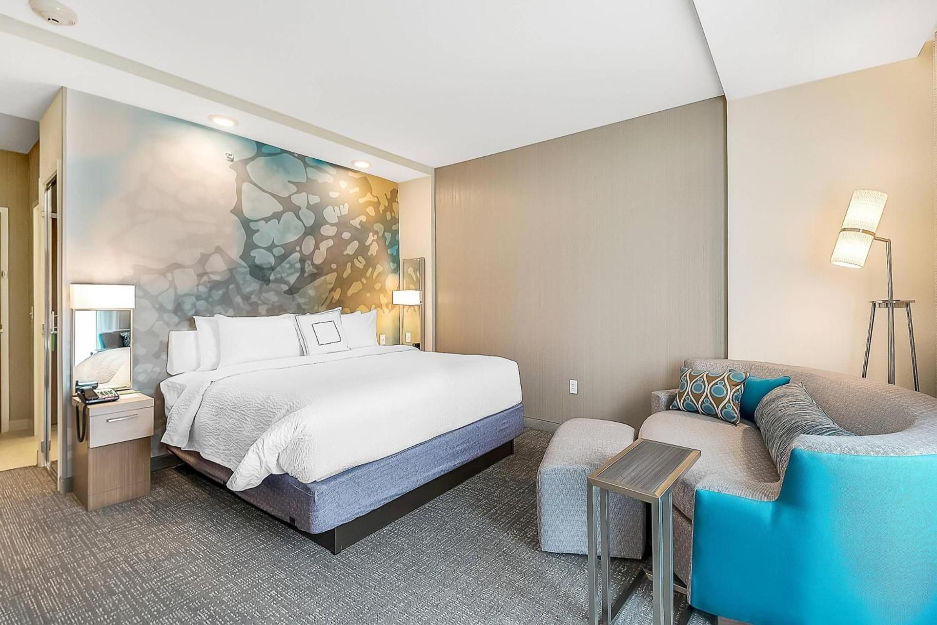 King Room with Sofa Bed and Adapted Tub - Mobility and Hearing Accessible