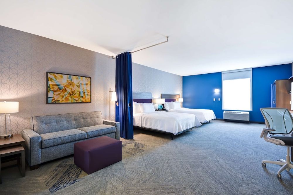 Studio, 1 King Bed, Accessible, Bathtub