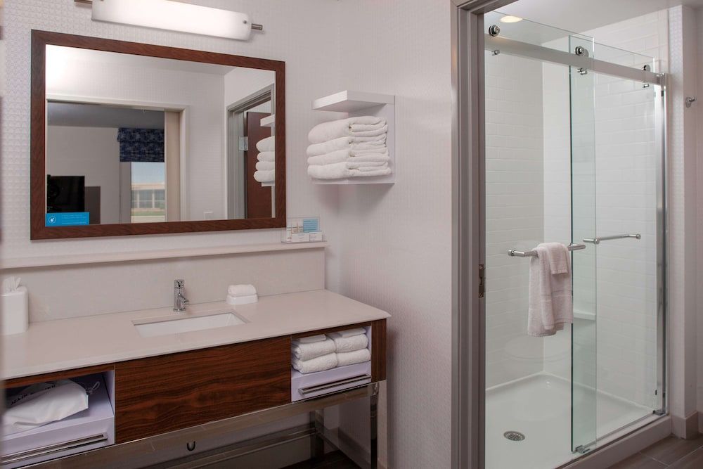 Room, 1 King Bed with Sofa bed, Non Smoking (Drinks & Snacks)