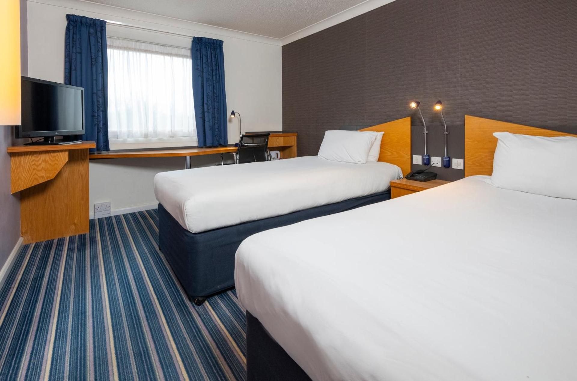 Holiday Inn Express Inverness By IHG 2 Single Standard with Free Hot Breakfast 2