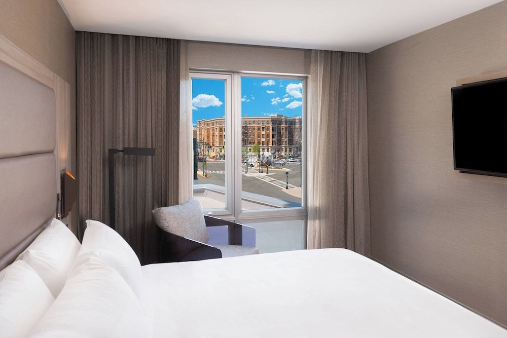 undefined AC Hotel by Marriott Boston Cleveland Circle 6